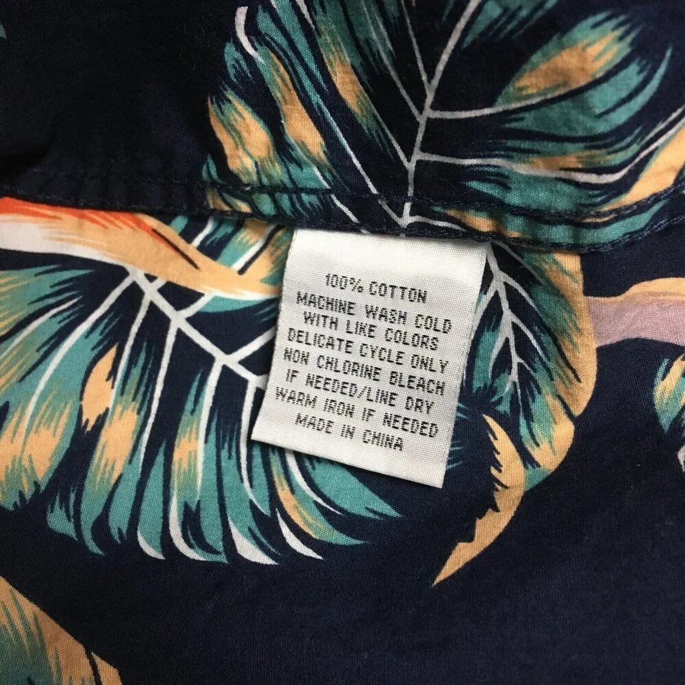 Molokai Surf Co Mens Floral Shirt size 2XL Short Sleeve Button Up Reverse‎